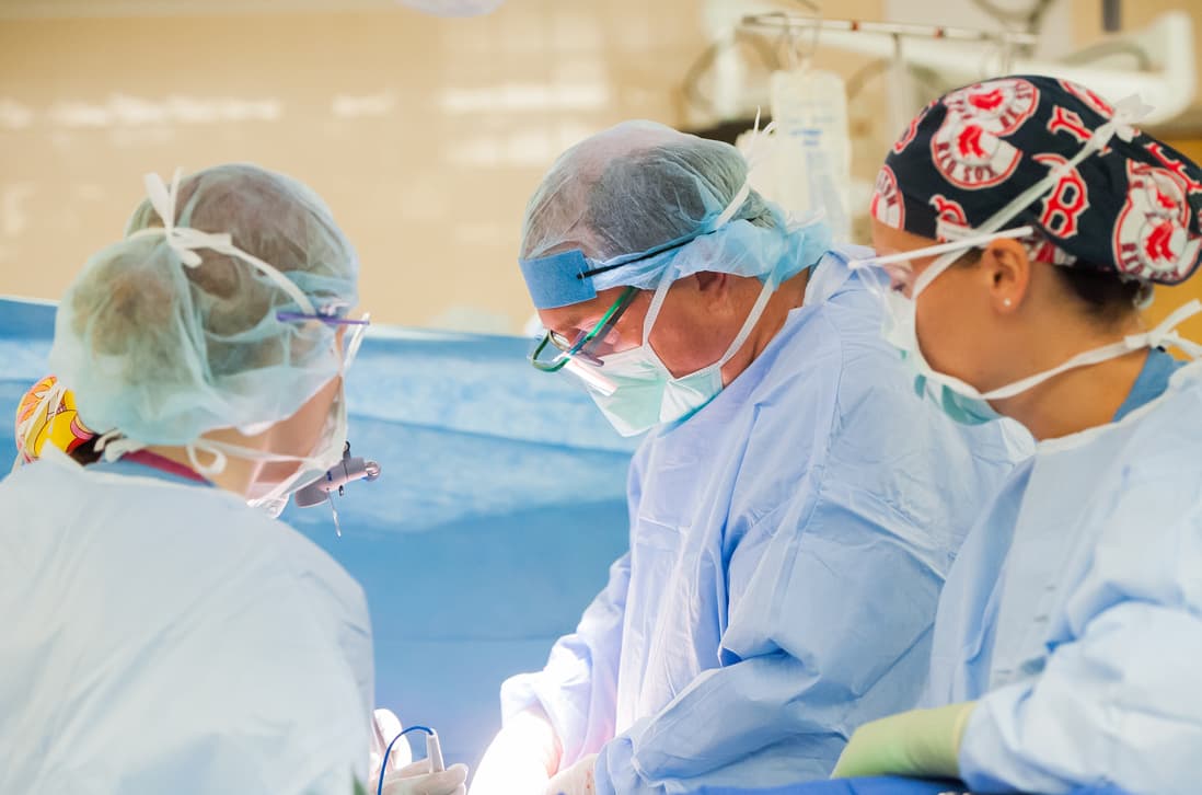 Dr. Keith Lillemoe in surgery Dr. Keith Lillemoe in surgery