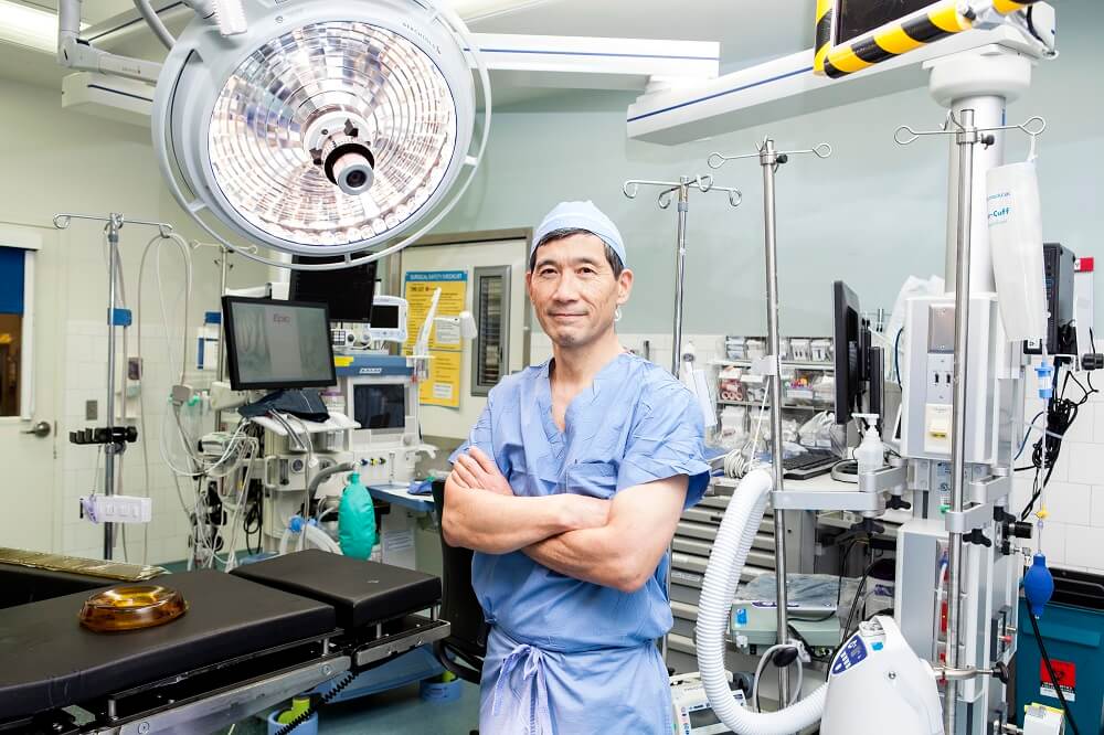 Kenneth Tanabe, MD, in the operating room