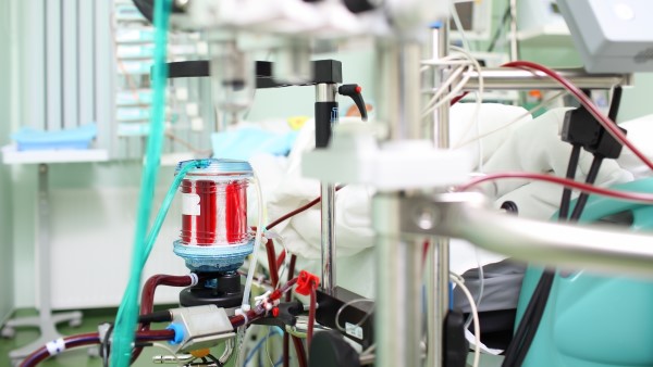 ECMO equipment at a patient's bedside. ECMO equipment at a patient's bedside.