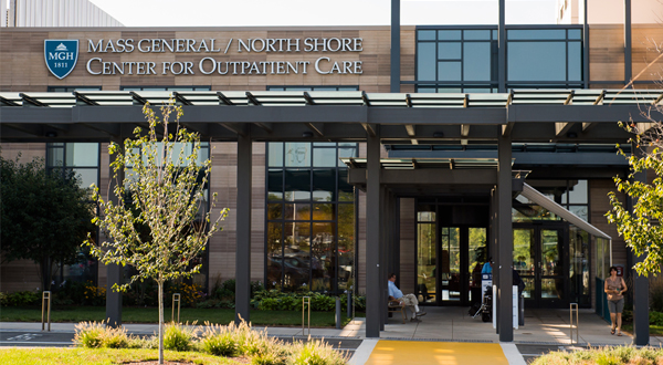 The main entrance to the Mass General/North Shore Center for Outpatient Care