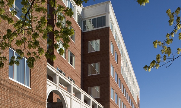 Exterior photo of Mass General Waltham building