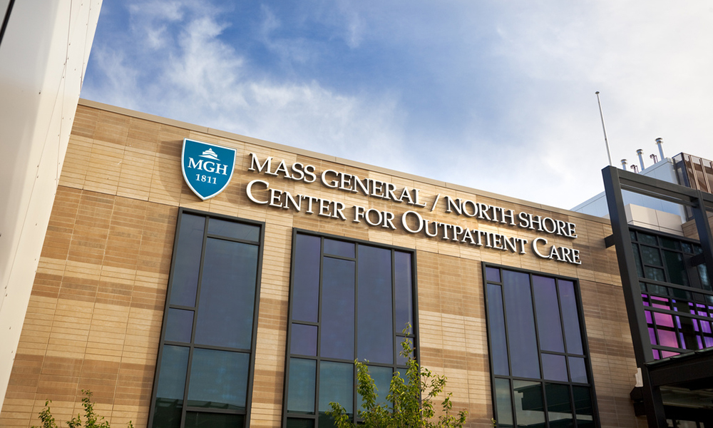 A picture of the outside of the Mass General/North Shore Center for Outpatient Care in Danvers
